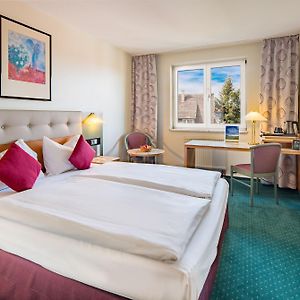 Comfort Queen Room Queen Bed View